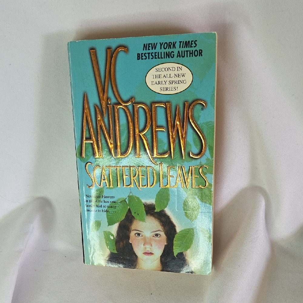 Scattered Leaves VC Andrews Book Gothic Armospheric Mystery